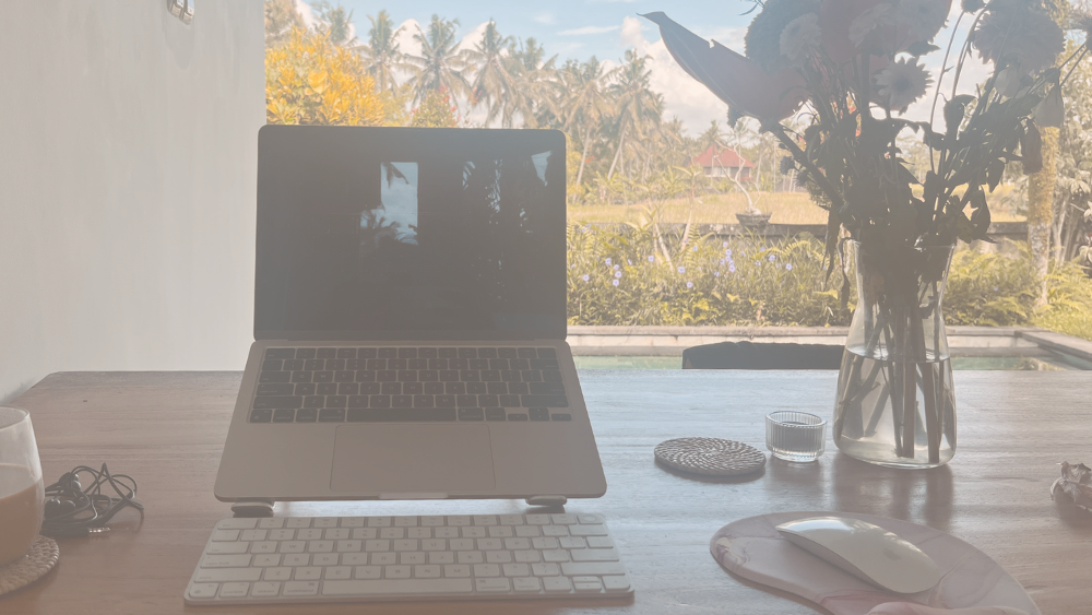 Read more about the article The Four Rs Content Framework: Your Blueprint for Strategic Social Media Content That Actually Converts